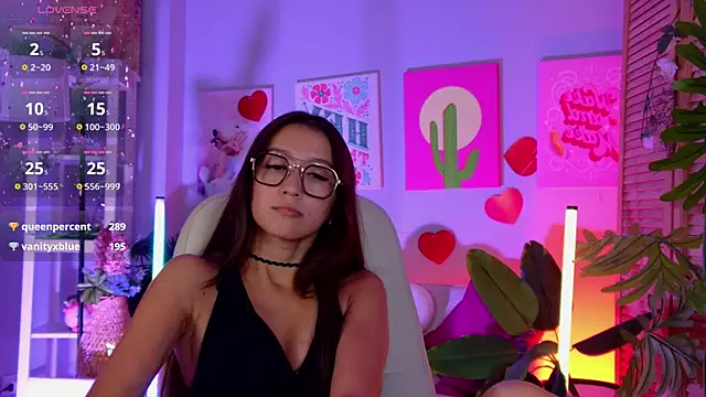 LanaBaker Adlı Modelin Canlı XXX Sohbeti