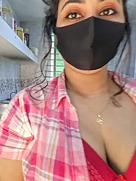 Bristy--- Adlı Modelin Canlı XXX Sohbeti