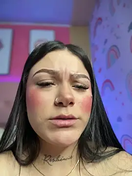 Megaan__More Adlı Modelin Canlı XXX Sohbeti