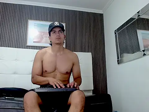 Alex_Wolft Adlı Modelin Canlı Sohbet Odası