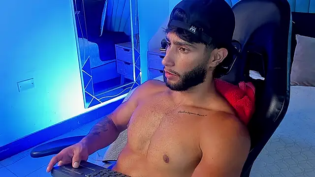 Emmet_CollinsJS live XXX chat