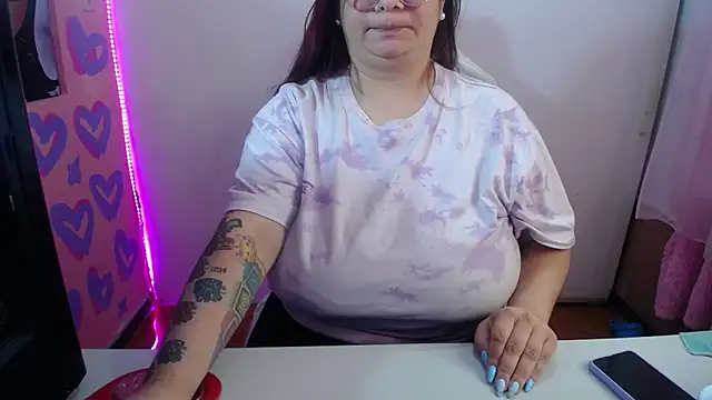 kattybbwbigboobs_'s Live XXX Chat