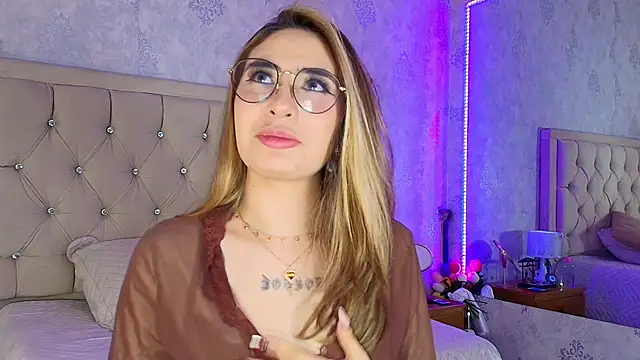 nini_love01's Live XXX Chat