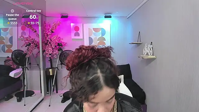 Czat XXX na żywo – Maggy_t18