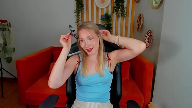 Chat +18 de ElaraVoltage ao vivo