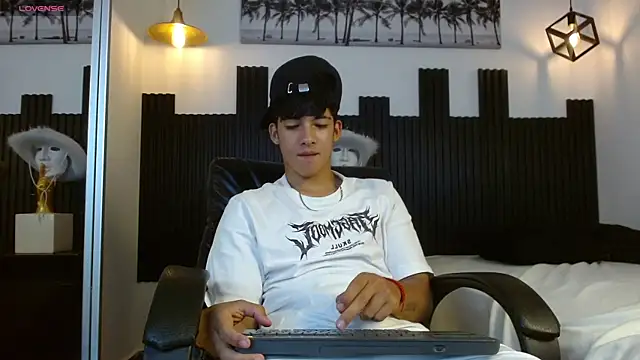 XXX chat uživo modela ren_storm