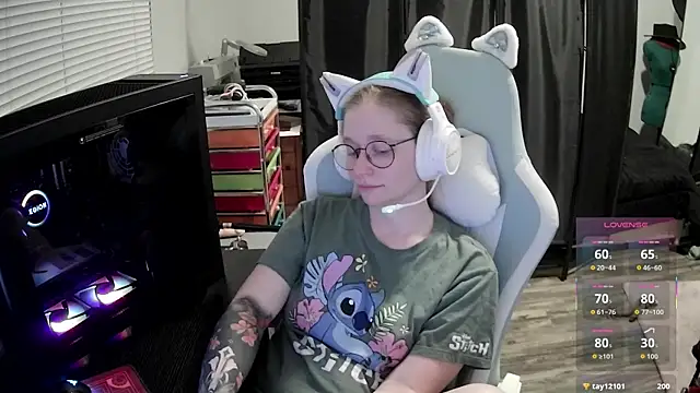 LilyFoxxxのライブXXXチャット