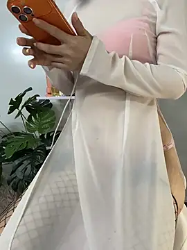 دردشة Nana-19 الجنسية المباشرة