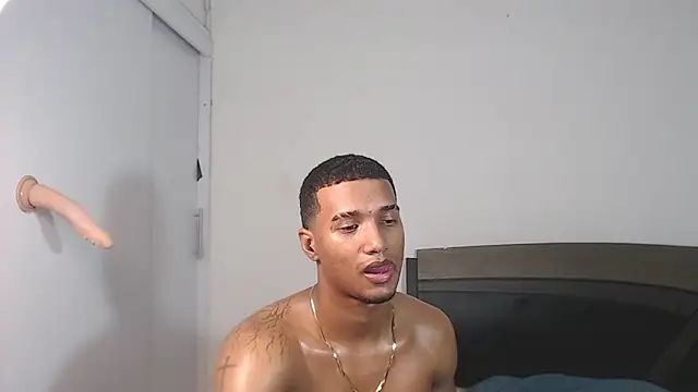 Chat +18 de Dani-brown ao vivo