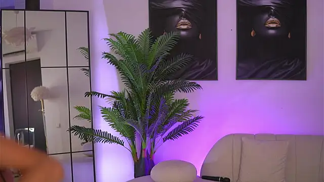 Živý XXX chat EllenKarter