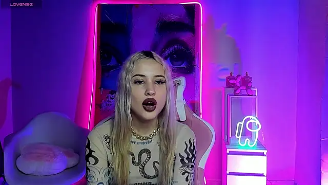 LaslyAngel Chat XXX in diretta