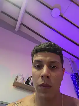ASHTON_HILS – Naživo XXX chat