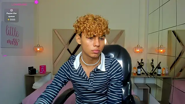 Anyelo_Twink: απευθείας συνομιλία ΧΧΧ