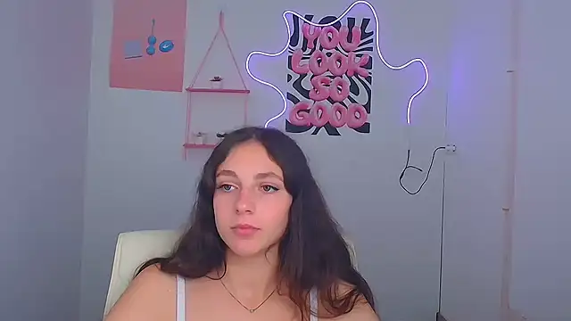 KissMeJulia Adlı Modelin Canlı XXX Sohbeti