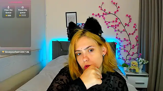 Chat +18 de DellaRows ao vivo