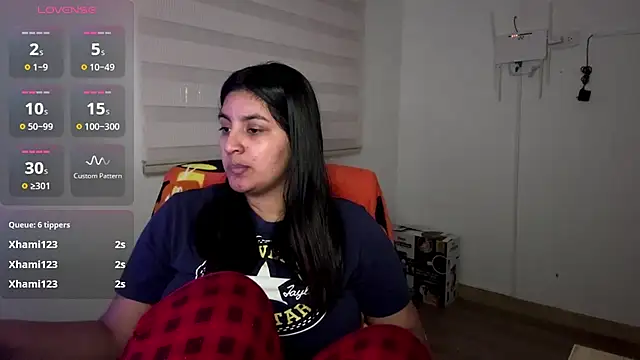 دردشة cloe_small الجنسية المباشرة