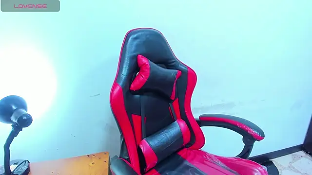 צ'אט XXX בשידור חי של aurablueelove