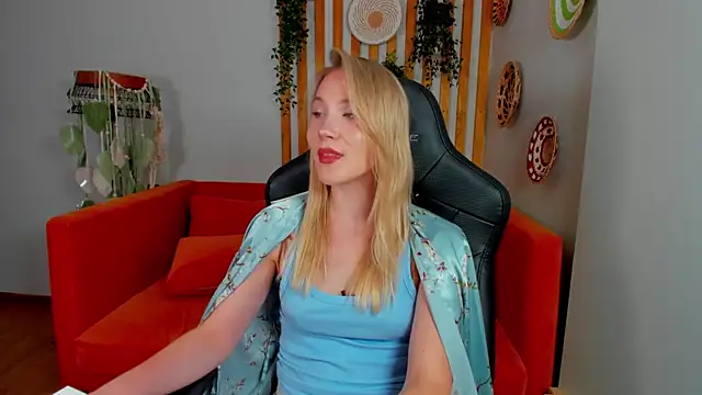 Chat +18 de ElaraVoltage ao vivo