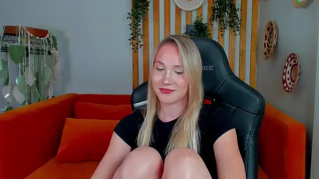 ElaraVoltage XXX чат на живо