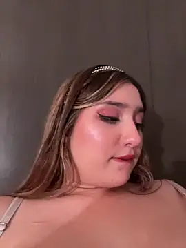 MoraInFire 라이브 XXX 채팅