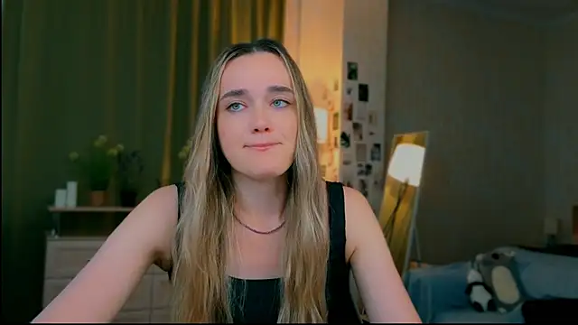 earthfantasyy's Live XXX Chat