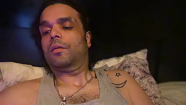 icebergslim281 লাইভ XXX চ্যাট