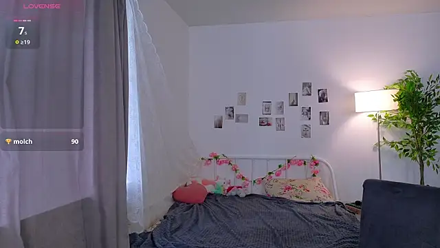 Chat XXX ao vivo de KikiMoor