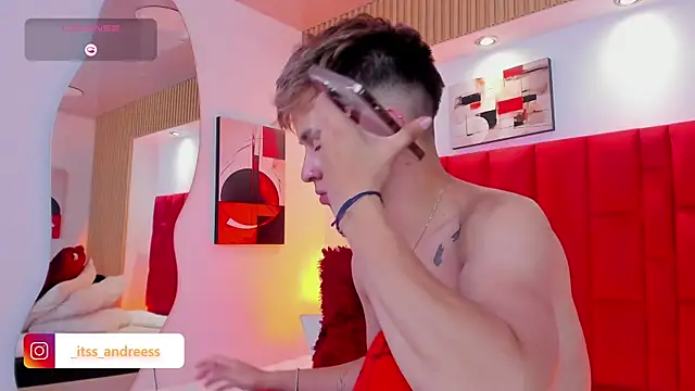 LiamWildx20 Adlı Modelin Canlı XXX Sohbeti