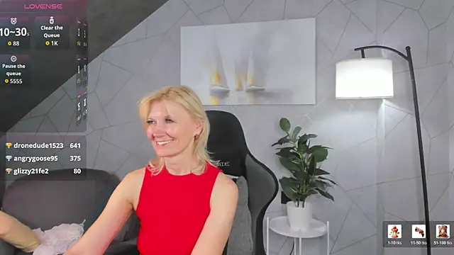 Julie_Lucas: απευθείας συνομιλία ΧΧΧ