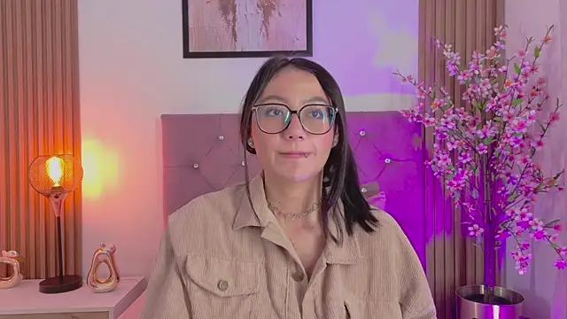 ravena_queen's Live XXX Chat