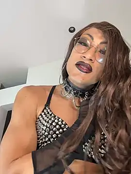 Lia_Jones77 élő XXX-chatje