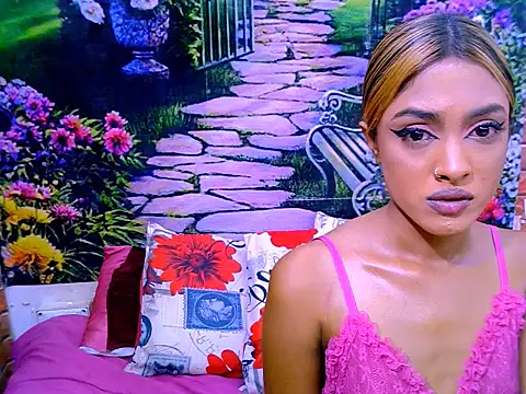 IndianPretty14u2Luv Live XXX Chat