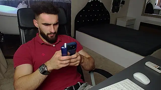 Онлайн чат XXX MicahLane