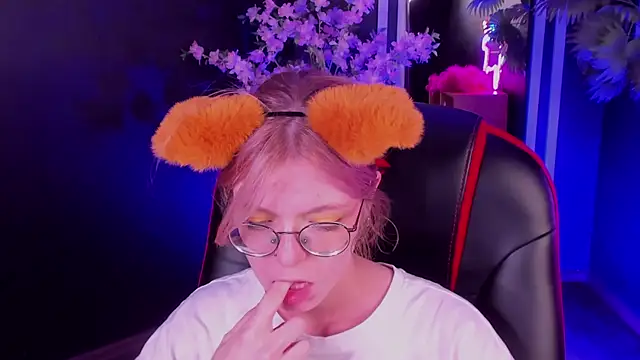 FoxxyyPolly's Live XXX Chat