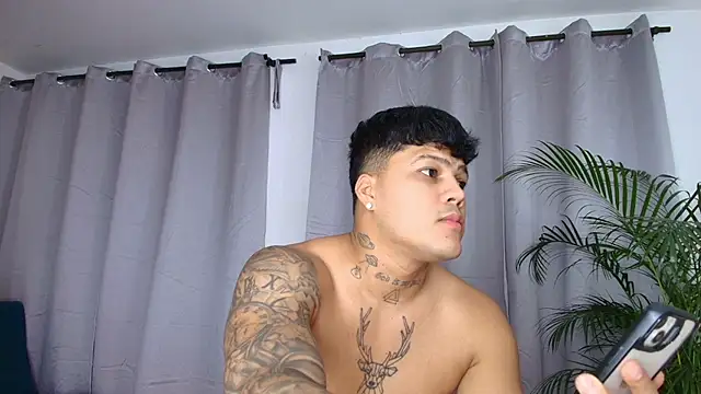 Chatroom XXX en direct de Rey_steele
