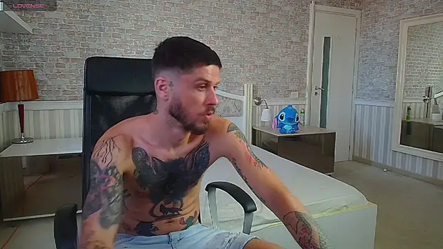 JonahShaw Live XXX-Chat