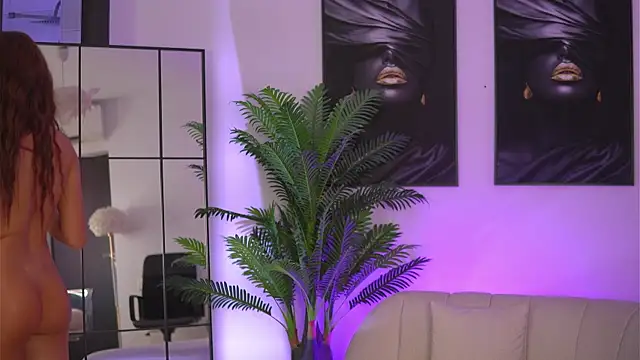 Živý XXX chat EllenKarter