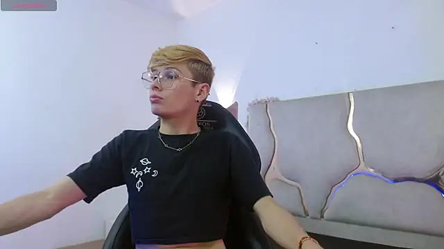 Ian_tay1's Live XXX Chat