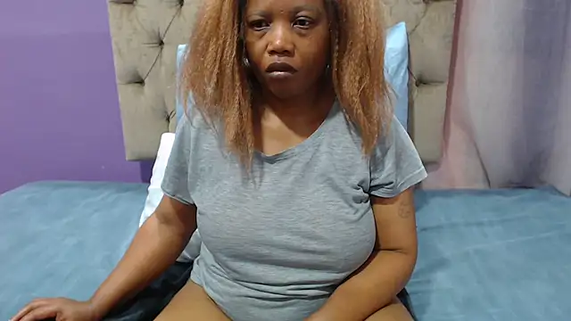 PeachAss4UU XXX чат на живо