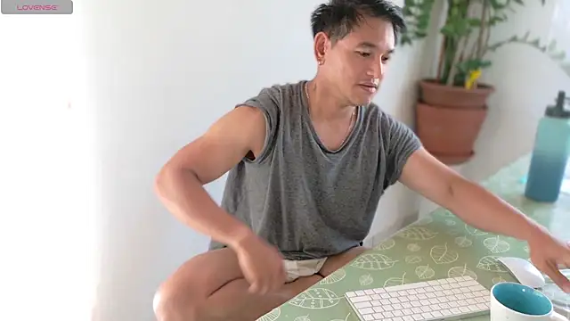 XXX chat uživo modela AsianBoy_Sunny