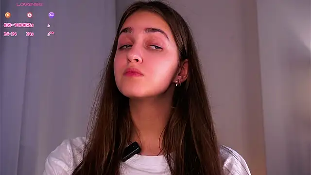 ClarineCasebolt's Live XXX Chat