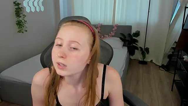 LiliTiny's Live XXX Chat