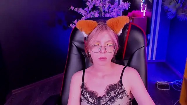 XXX chat uživo modela FoxxyyPolly