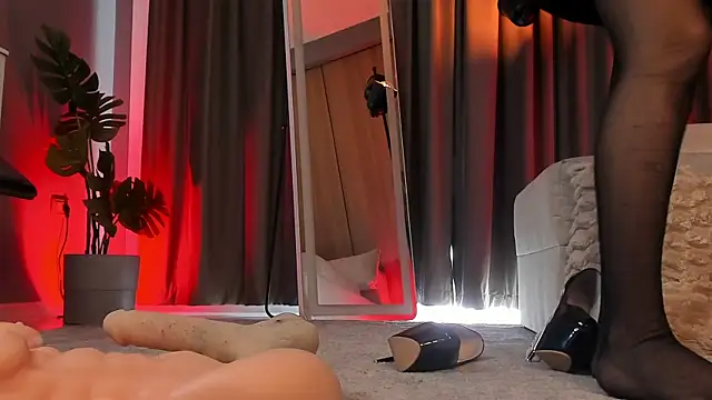 LisaAventi Chat XXX in diretta
