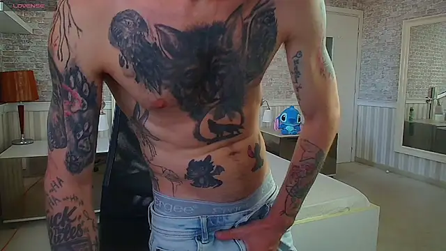 XXX chat uživo modela JonahShaw