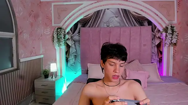 Chat +18 de max_hunter1 ao vivo