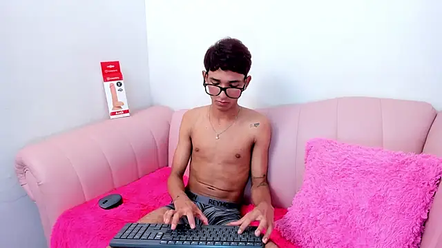 XXX chat uživo modela Joseph18_