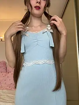 Онлайн чат XXX Strawberry_Senpai
