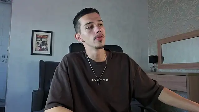 XXX chat uživo modela KaydenDrew