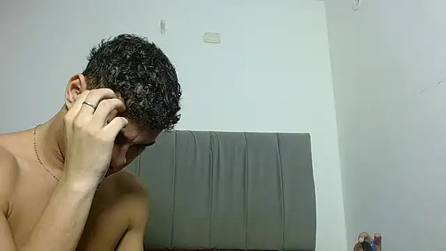 Jose_And_Daniel Adlı Modelin Canlı XXX Sohbeti
